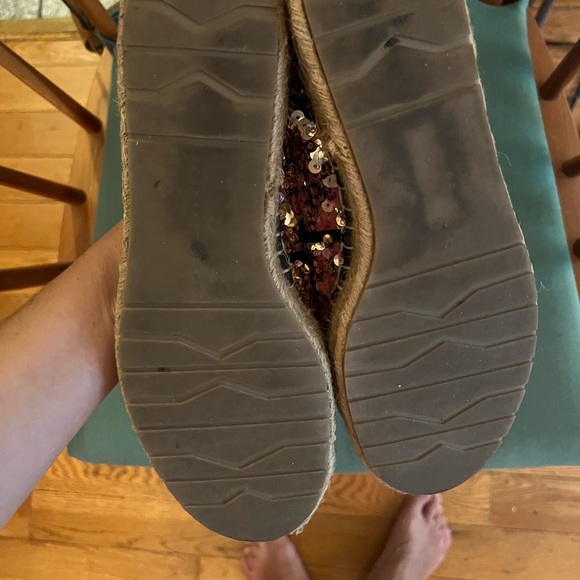Beautiful sparkly sequence copper espadrilles.  Rubber on bottom not that worn. - Picture 5 of 7
